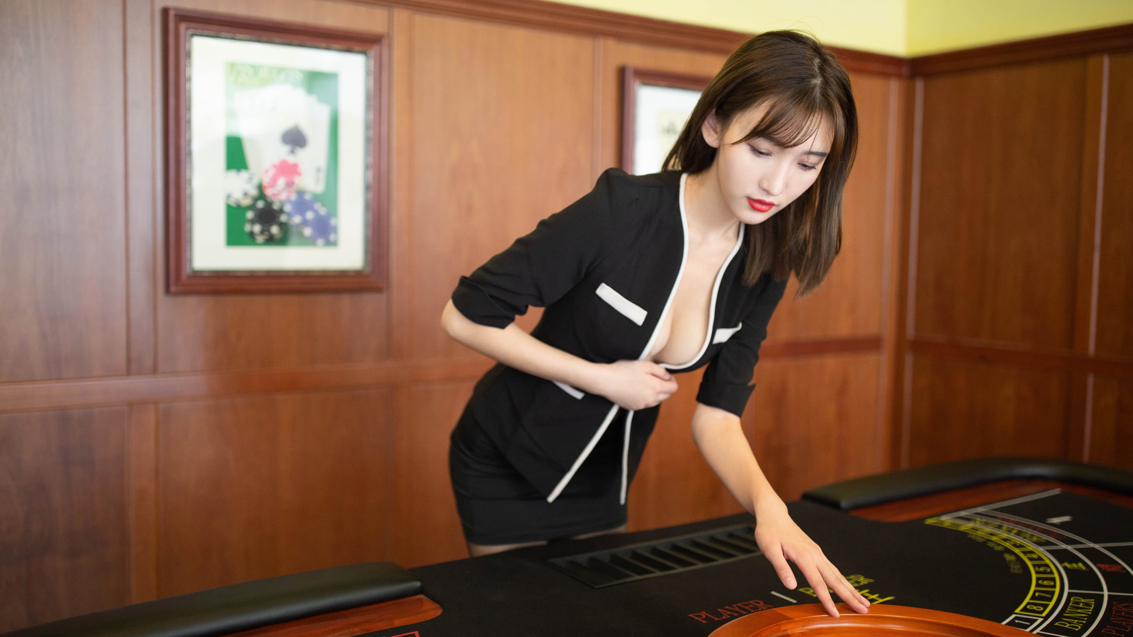 当太极虎轻取巴黎，库尔图瓦用指尖点燃赛场